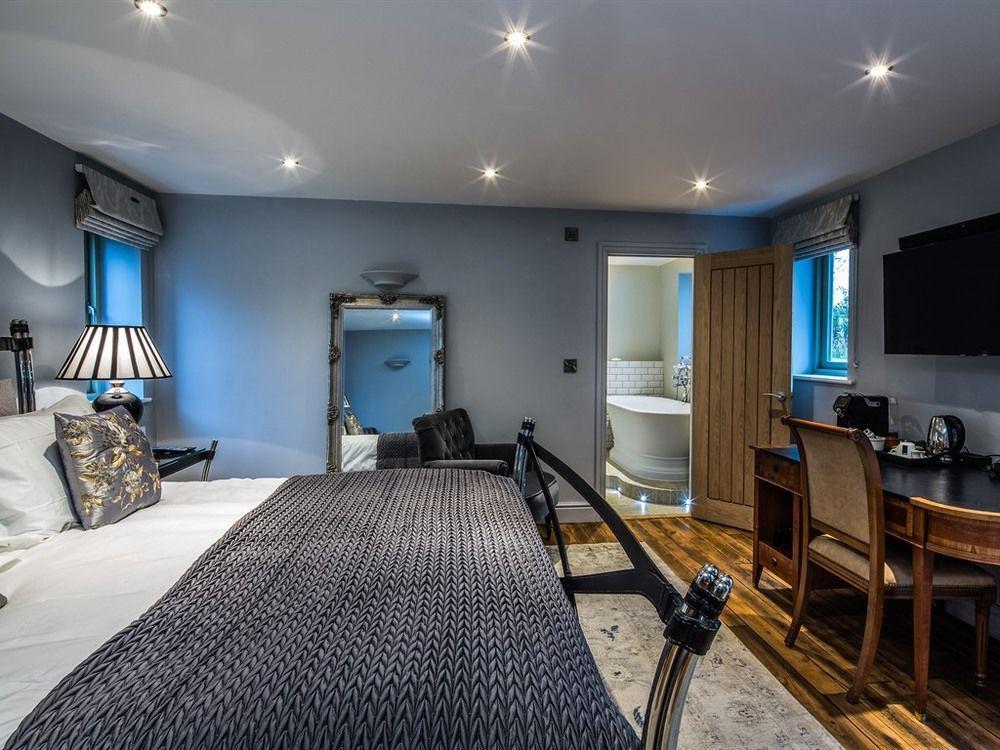 Eagle Mill Hotel Huntingdon Buitenkant foto